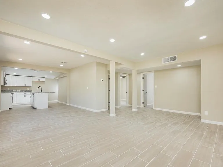 1700 E Grant Rd — Photo 2
