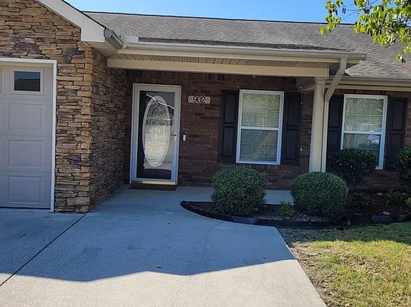 902 Applebrook Dr, Rossville, GA 30741