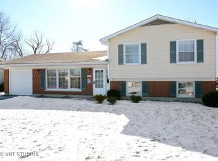 545 Ginger Trl, Lake Zurich, IL