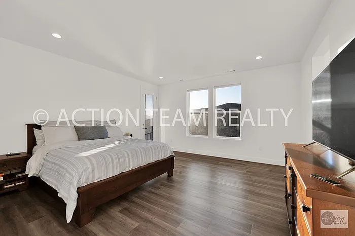1722 W Oakridge Dr — Photo 37