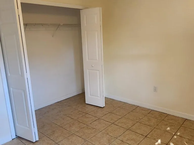 1807 Edith St NE — Photo 24