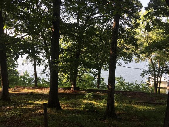 4th image of 998 Park Cove Ln