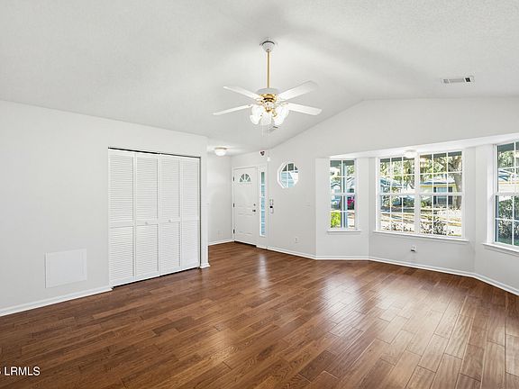 5th image of 933 Oyster Cove Rd