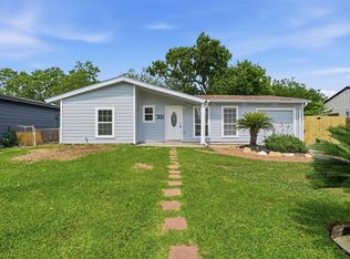 302 Glenmore Dr, Pasadena, TX 77503