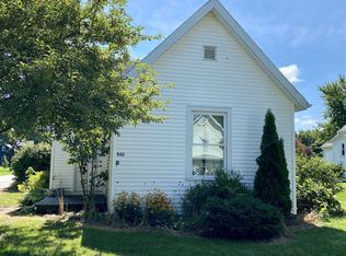 942 N Wayne St, Warren, IN 46792