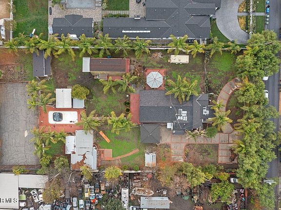 3rd image of 5852 Melvin Ave