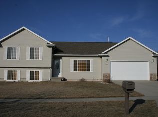 106 Jonathan Dr, Madrid, IA 50156