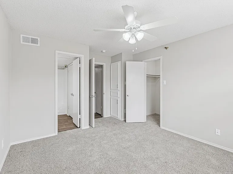 Jefferson Place — Photo 15