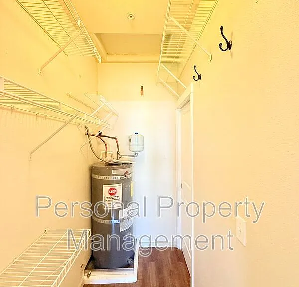 116 S Main Ave — Photo 4