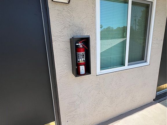 4th image of 1351 Arcadian Ave