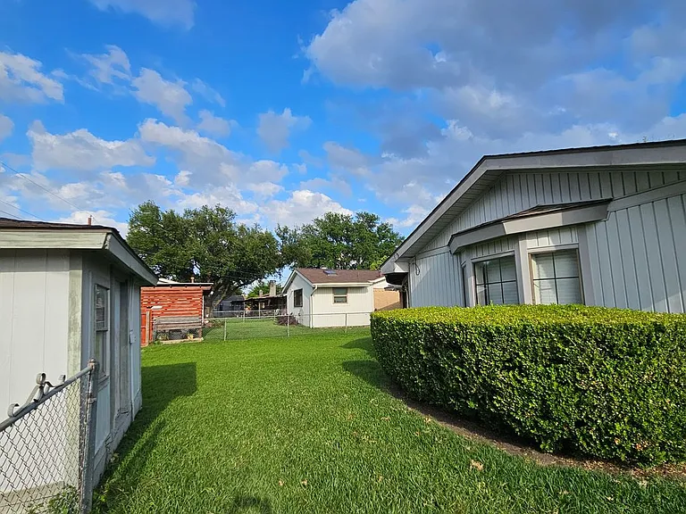213 Melinda Dr — Photo 45