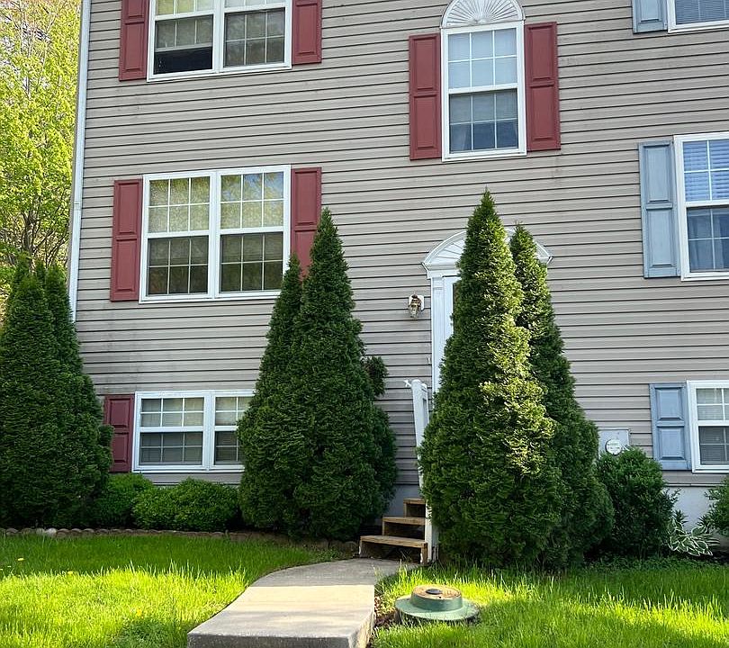 1st image of 1 Merganser Ct