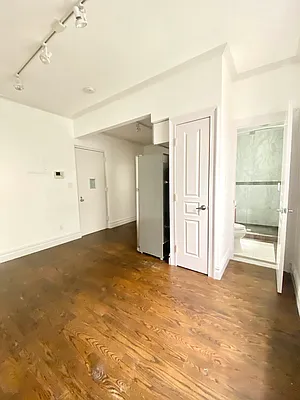 Rented by Compass | media 16