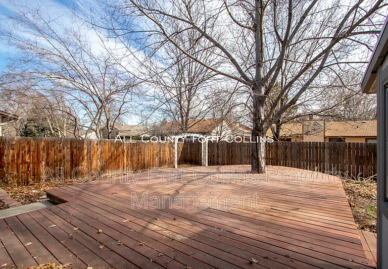 2730 Hanover Dr — Photo 22