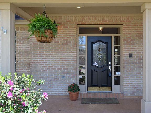3rd image of 5614 Woodland Creek Dr