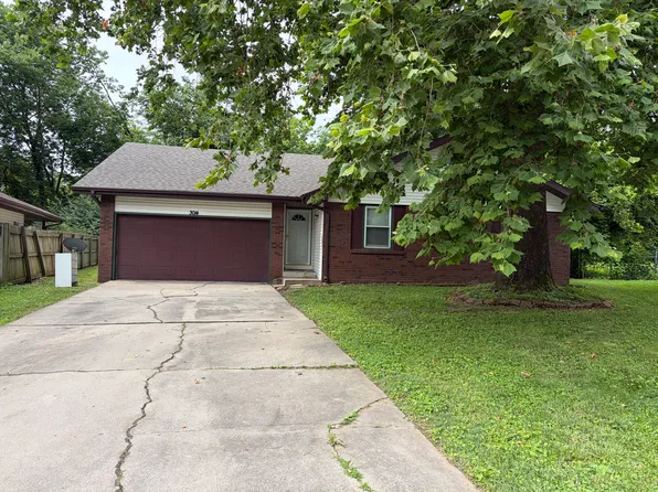3014 W Hillcrest Cir, Springfield, MO 65807