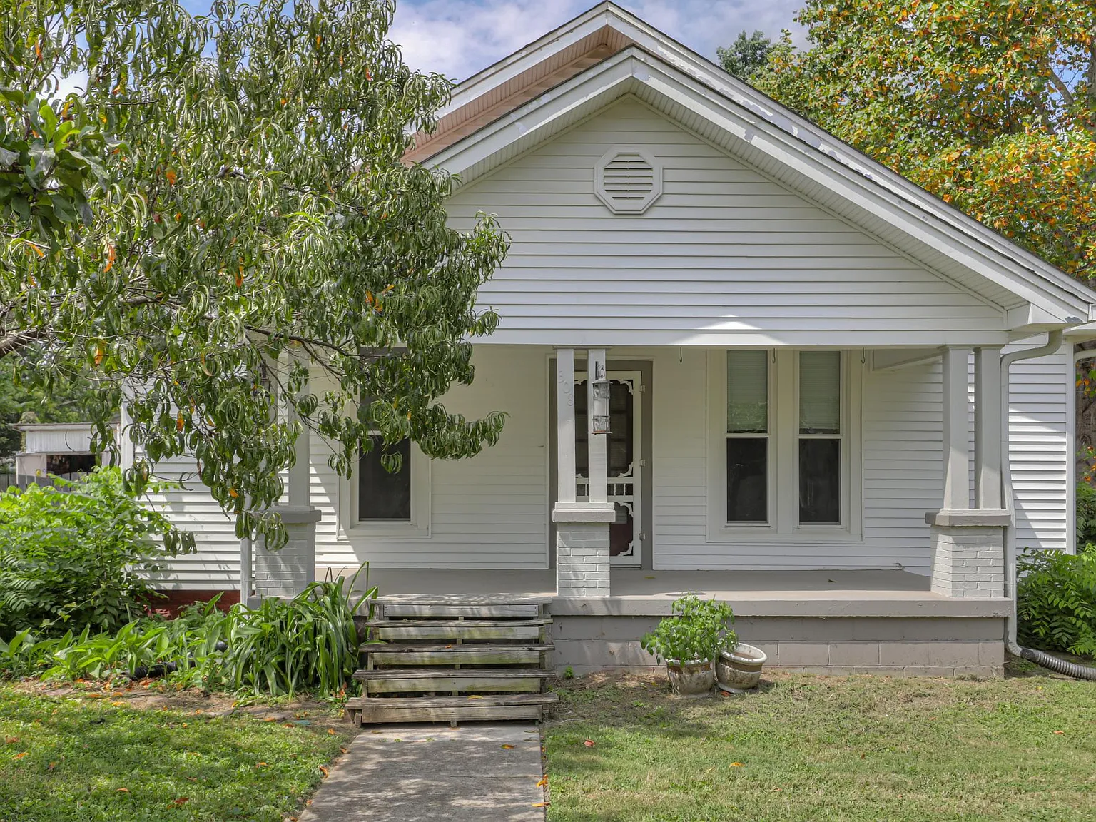 3 bed, 1272 sqft, $1,800 — Photo 1
