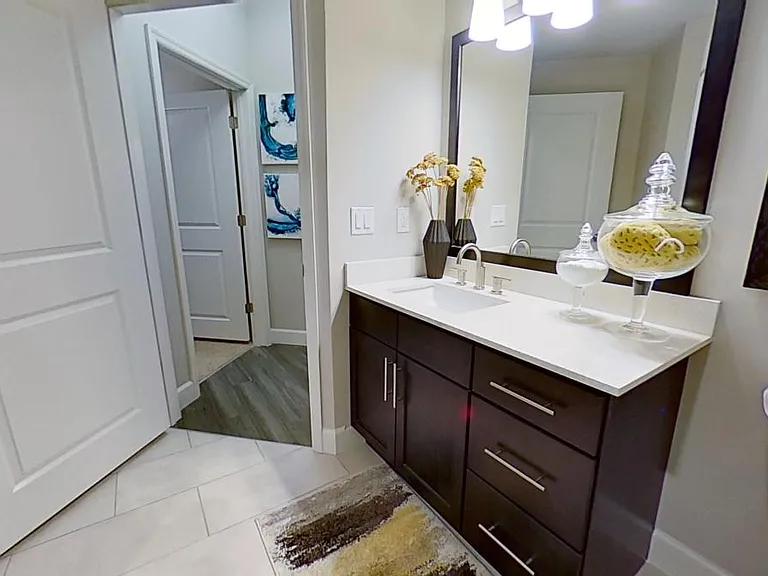 The Vue at Creve Coeur Apartments — Photo 64