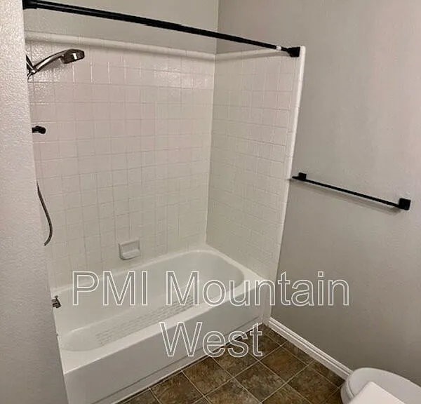 567 N 200 E #3 — Photo 38