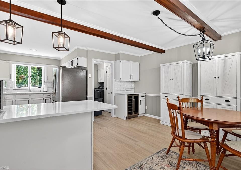 1st image of 7 Holly Crest Ct