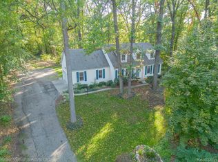 3739 Norton Rd, Howell, MI 48843