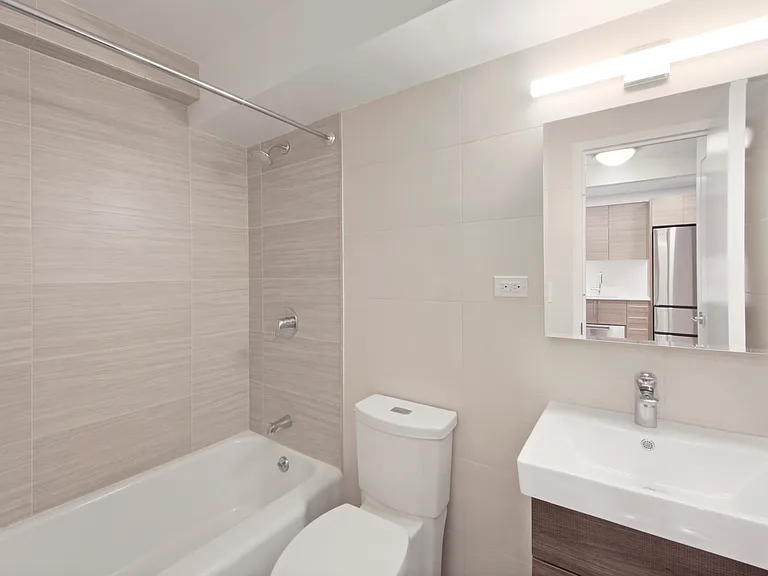 340 E 51st St #7G — Photo 7