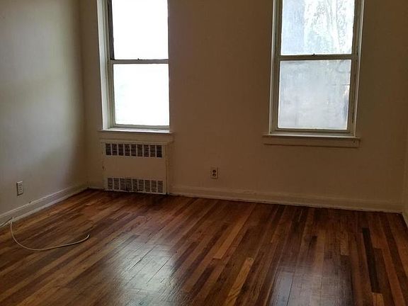 2nd image of 3857 Kings Hwy APT 2I