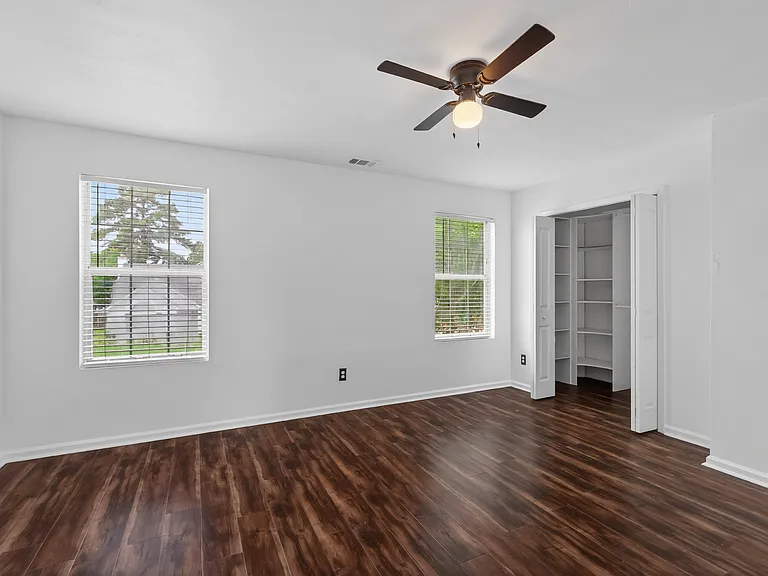 3200 Vermeer Dr #8 — Photo 25