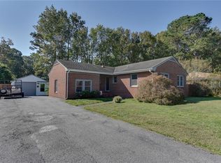 2232 Capri Cir, Chesapeake, VA 23321