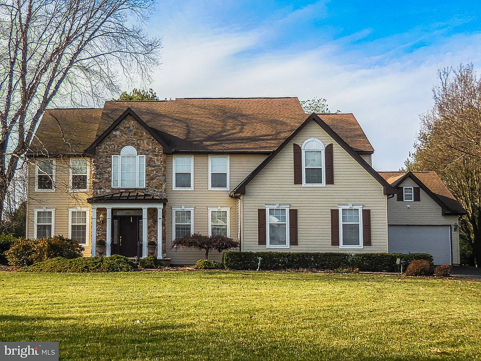 1st image of 344 Clayton Manor Dr