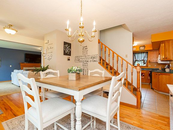 3rd image of 2233 Pine Creek Ct
