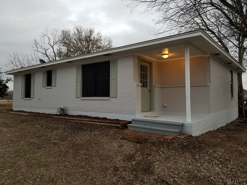 1st image of 31 Eisenhower Ln