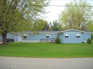 285 Wood St, Redgranite, WI 54970