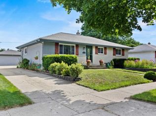 2415 W Sycamore Ave, Oak Creek, WI 53154