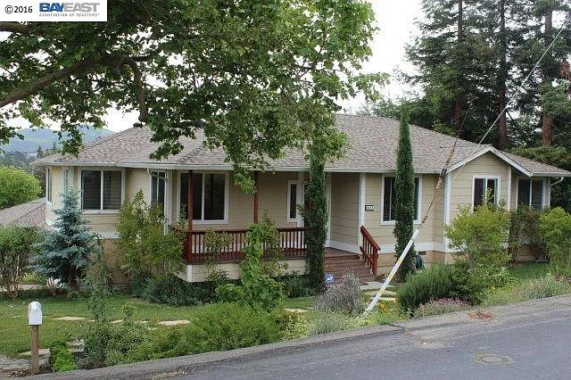 611 Renfrew Rd photo 1