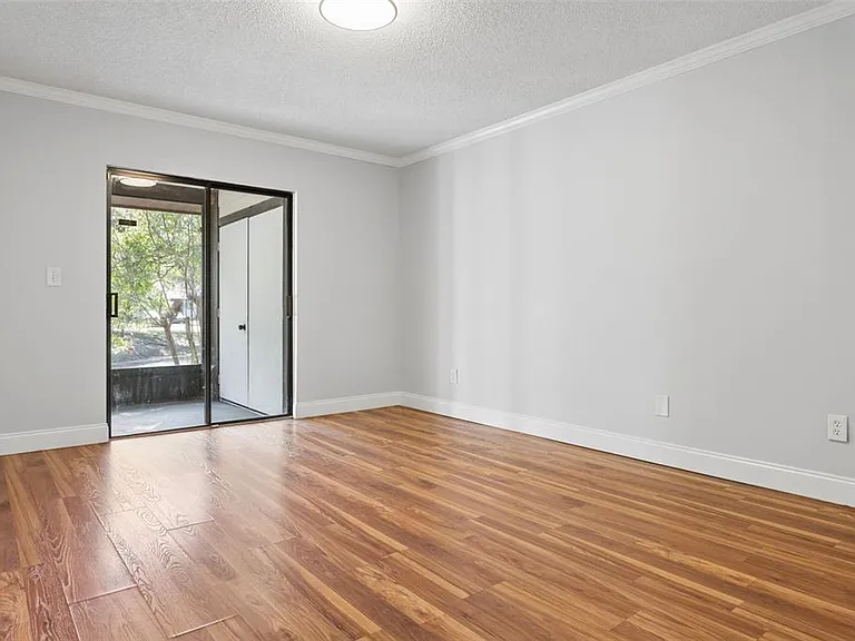 10307 Councils Way — Photo 33