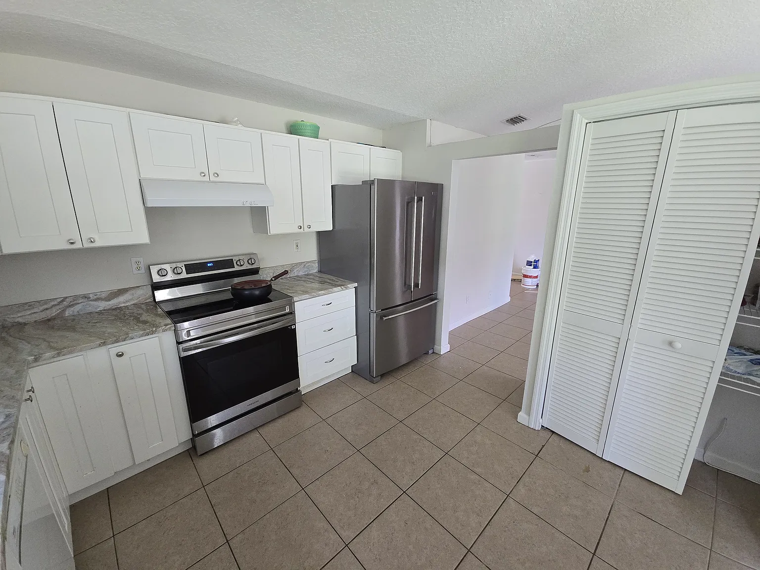 3 bed, 1556 sqft, $2,500 — Photo 4