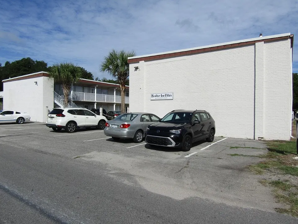 2202 Perrin Dr