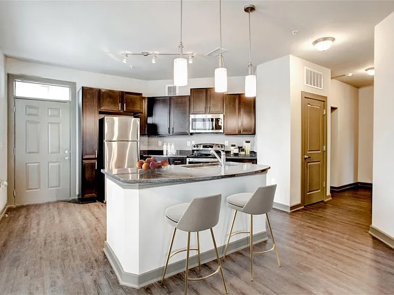 800 Millwood Ln #902-218 — Photo 1