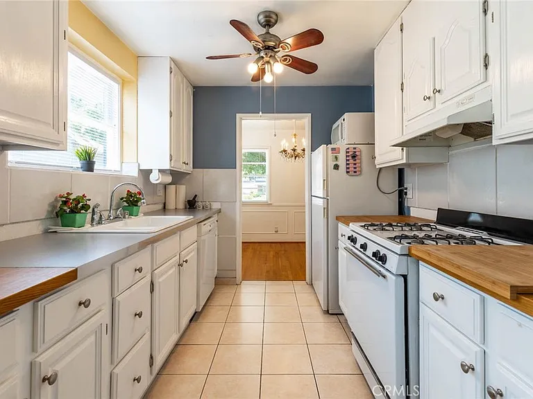 4444 Tujunga Ave — Photo 15