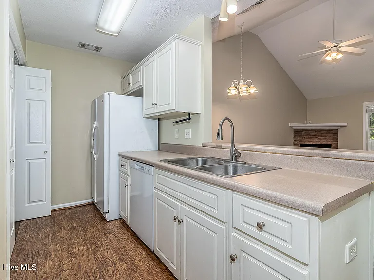 456 Northrop Pl — Photo 6
