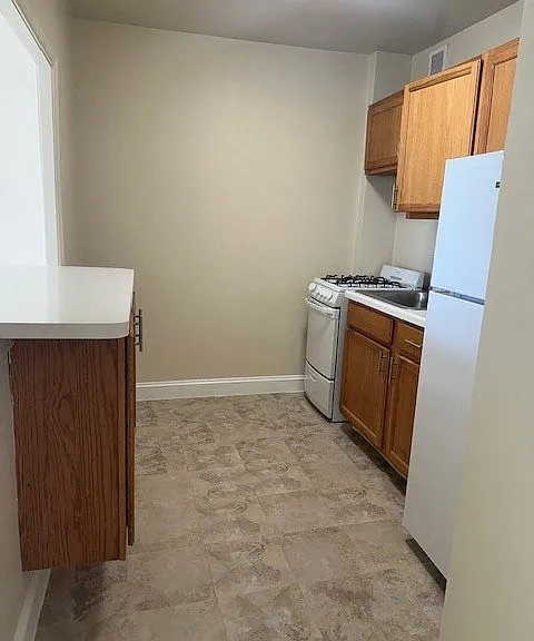 2400 Pennsylvania Avenue Apartments — Photo 49