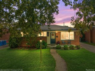 8450 Christine St, Warren, MI 48093