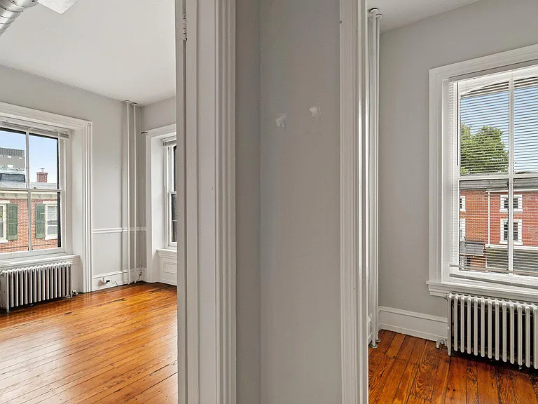 201 W Barnard St #3 — Photo 8
