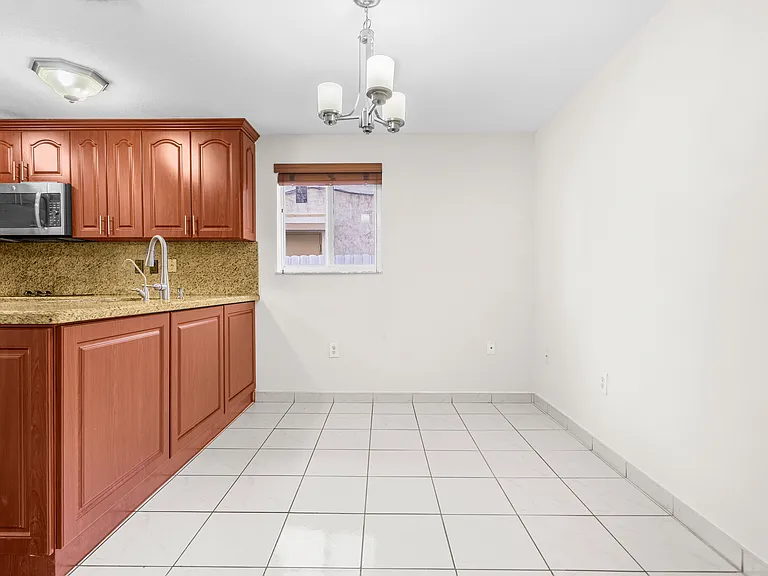 9 E 4th St #101 — Photo 18