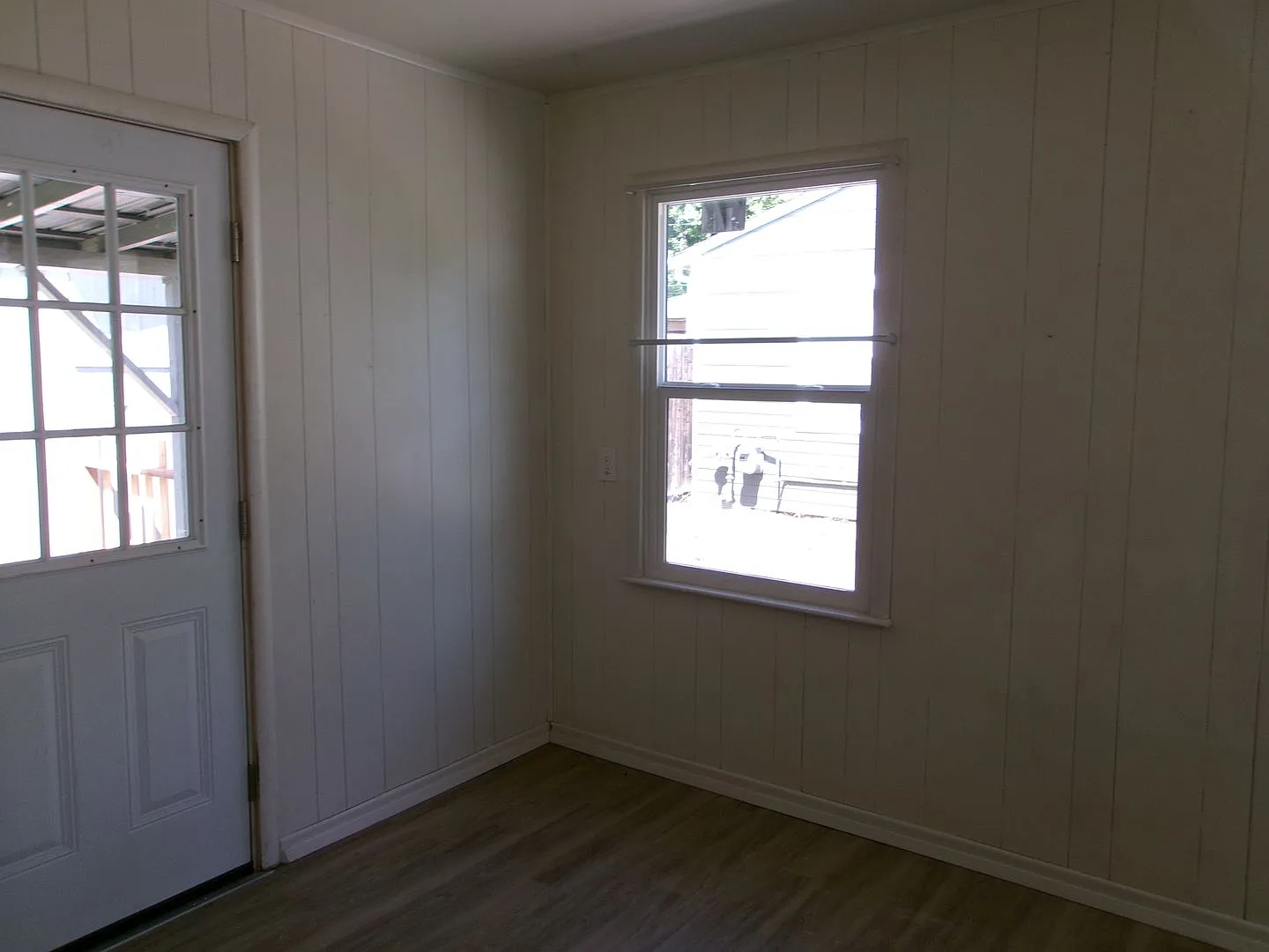 2 Bedroom House Medford — Photo 4