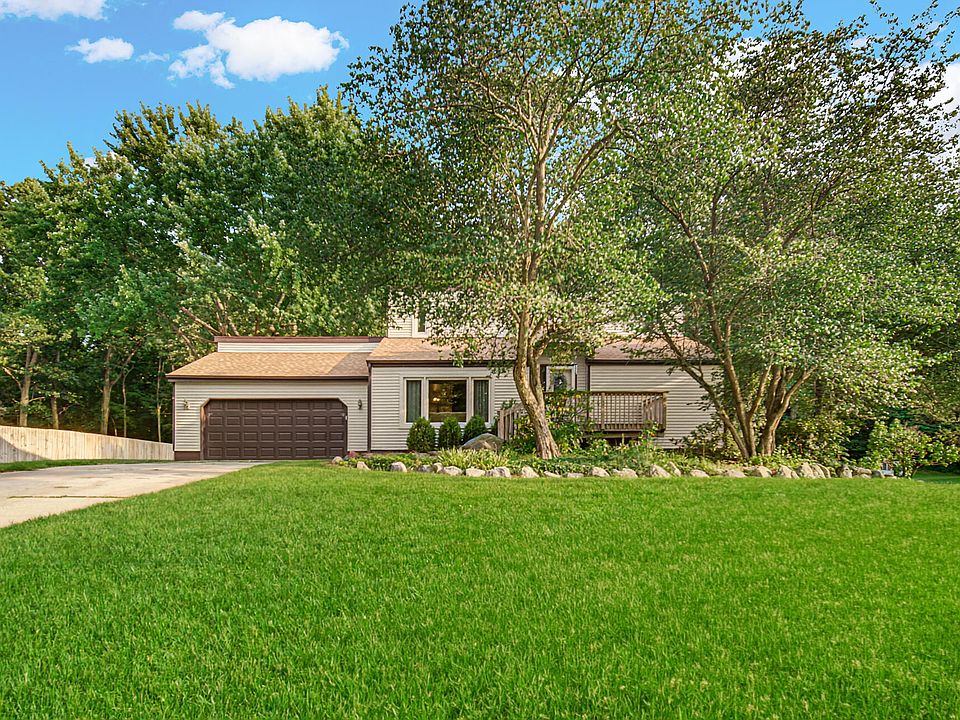 1st image of 7888 W Applewood Dr