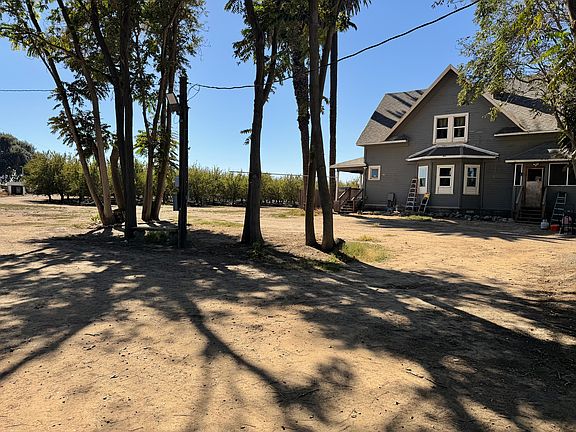 4th image of 1454 Undine Rd