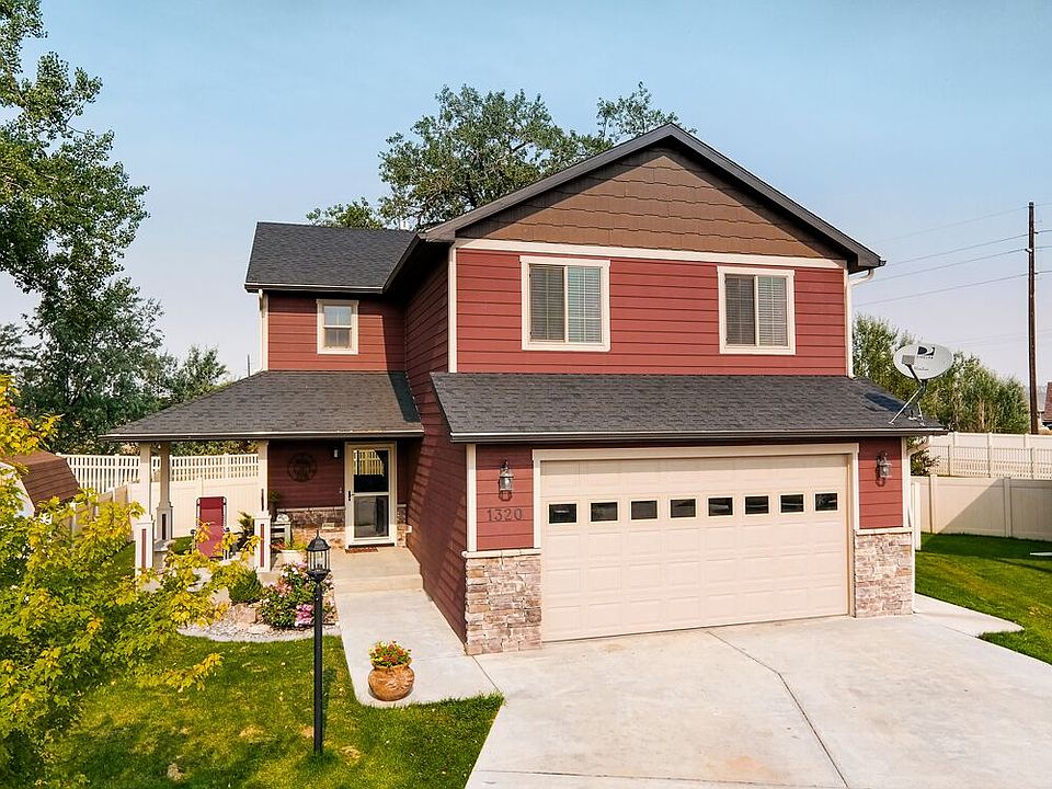 1st image of 1320 Blackberry Way