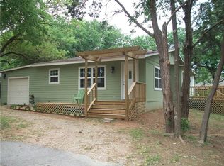 305 Adolphus Ave, Lake Dallas, TX 75065